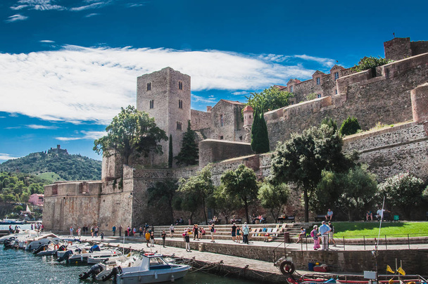 Castillo Real Collioure en los Pirineos-Orientales, Francia
 - Foto, Imagen