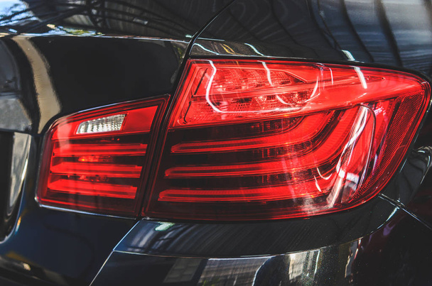 Автомобильный фонарь
 - Фото, изображение