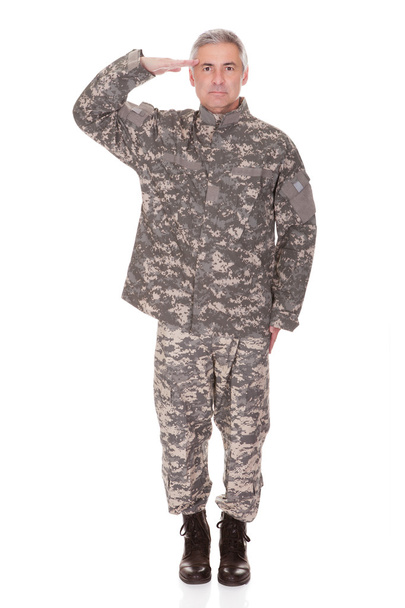 Mature Military Soldier Saluting - Valokuva, kuva