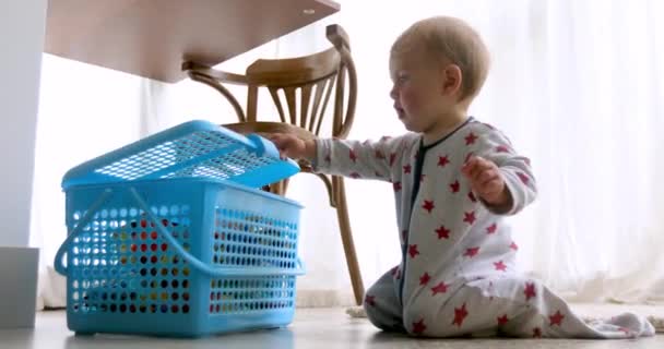 Sevimli bebek açılış oyuncak kutusu - Video, Çekim