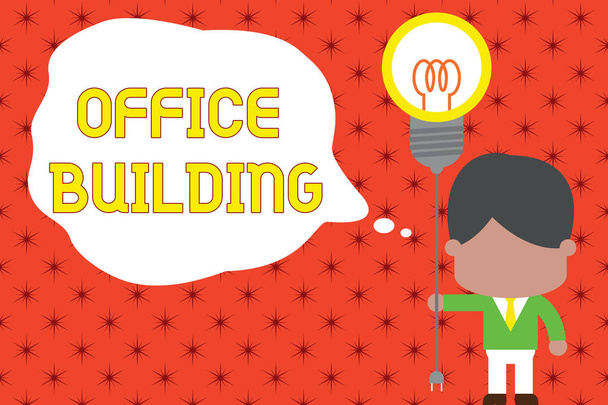 Píšu text Office Building. Obchodní koncepce pro komerční budovy se používají pro komerční účely Stálý muž kravata držení zásuvka žárovka připojit nápad. Spuštění. - Fotografie, Obrázek