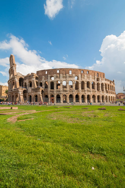 Колизей в Риме, Италия
 - Фото, изображение