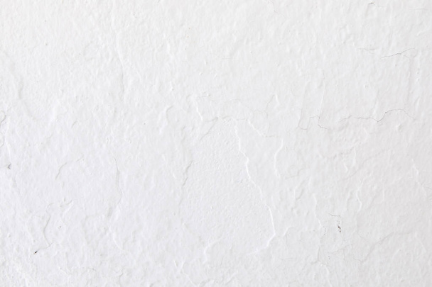 Crack in a white wall with cement brick surface - 写真・画像