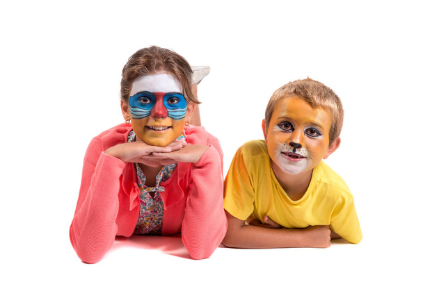 Crianças com pintura facial animal
 - Foto, Imagem