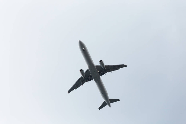 Avion d'atterrissage
 - Photo, image