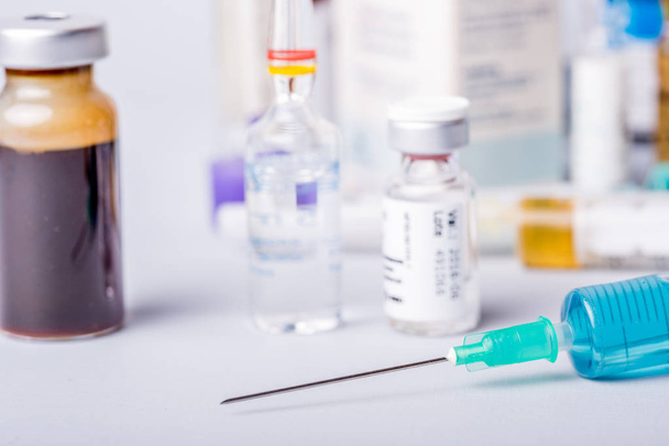 syringes with ampules of drugs - Фото, зображення