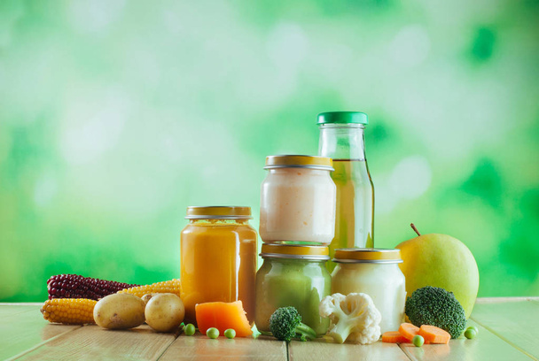 Натуральне овочеве та фруктове пюре та сік для дитини
 - Фото, зображення