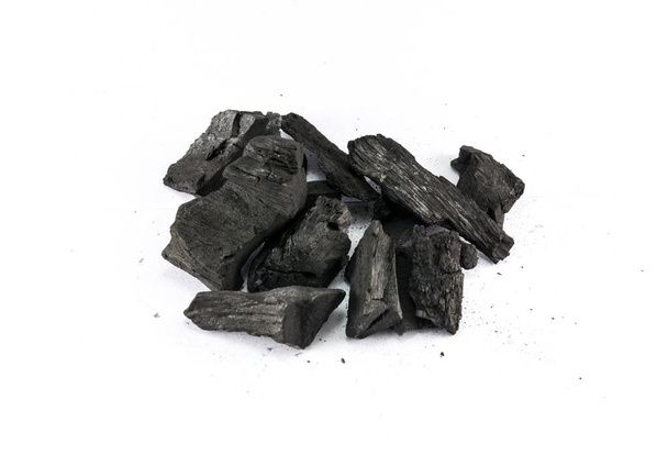 plan studio de charbon noir isolé sur blanc
  - Photo, image