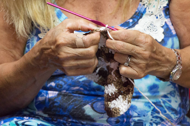 Female hands Knitting crochet. - Foto, imagen