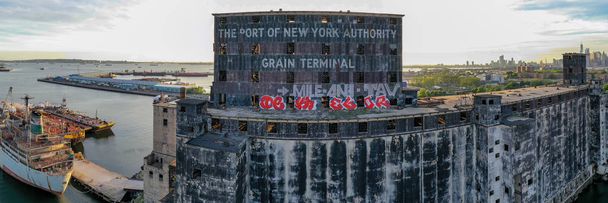 Red Hook Grain Terminal - Brooklyn, Nueva York
 - Foto, imagen