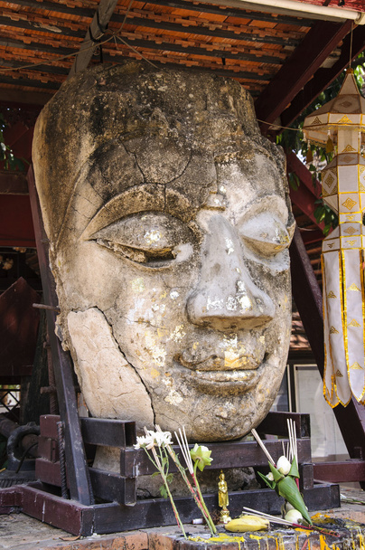 Голова Будды
 - Фото, изображение