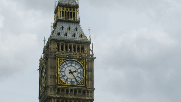 Nahaufnahme von Big Ben in London, England. - Filmmaterial, Video