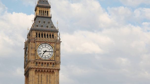 Big Ben rings his bell in morning time - Footage, Video
