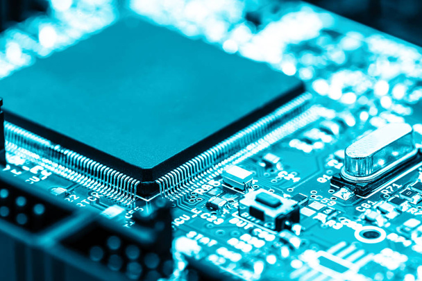 現代のハイテク技術のCPU電子回路基板コンセプト - 写真・画像