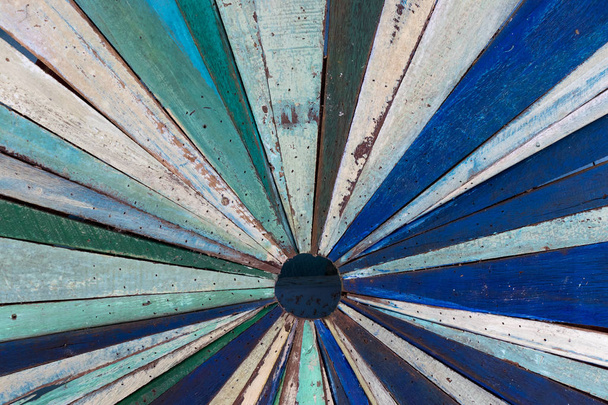 Multi couleur de vieux panneau de bois grunge comme fond de forme radiale
 - Photo, image
