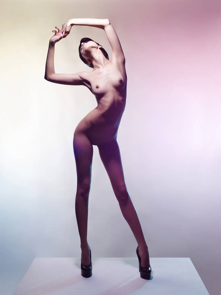 Nude elegant woman - Valokuva, kuva