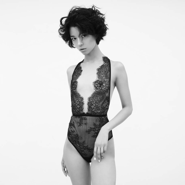 Sensual woman in black lace lingerie - Valokuva, kuva