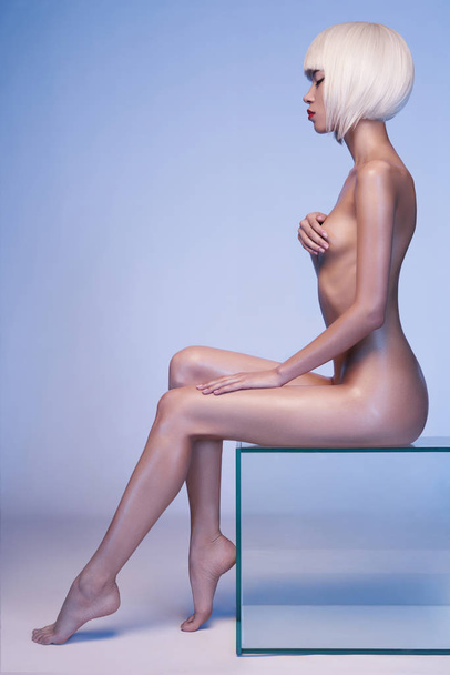 portrait of beautiful nude woman with sexy body - Fotoğraf, Görsel