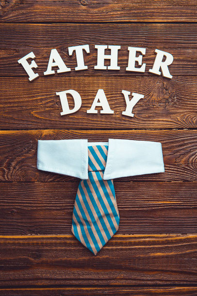 De inscriptie Father Day in witte letters. - Foto, afbeelding