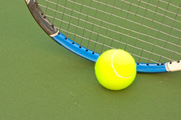 黄色いテニスボール - 14 - 写真・画像