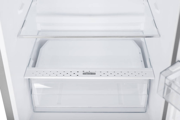Réfrigérateur isolé sur fond blanc. Cuisine moderne et faire
 - Photo, image