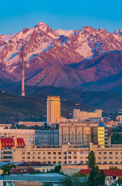 Almaty city view, Kazajstán, Asia Central  - Foto, Imagen