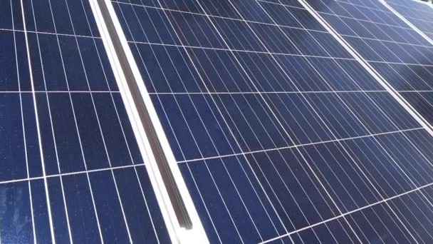 Solarzellen-Oberfläche für Warmwasser als abstrakter Hintergrund für saubere Energiequelle - Filmmaterial, Video