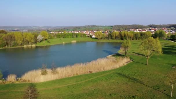 Panoramic aerial view of Lake Magny-le-Hongre - Footage, Video