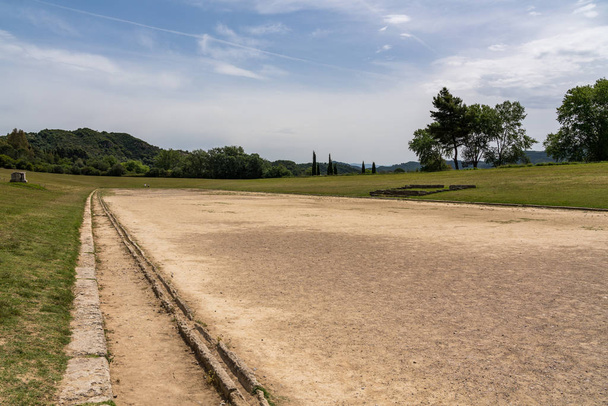 Running Stadium w miejscu pierwszych Igrzysk Olimpijskich w Olimpii w Grecji - Zdjęcie, obraz