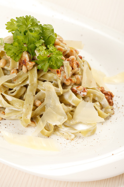 Pasta with cream cheese and cedar nuts - Foto, Imagem