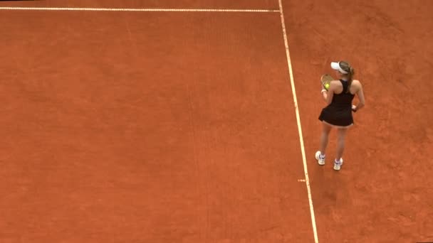 dívka tenis hra - Záběry, video