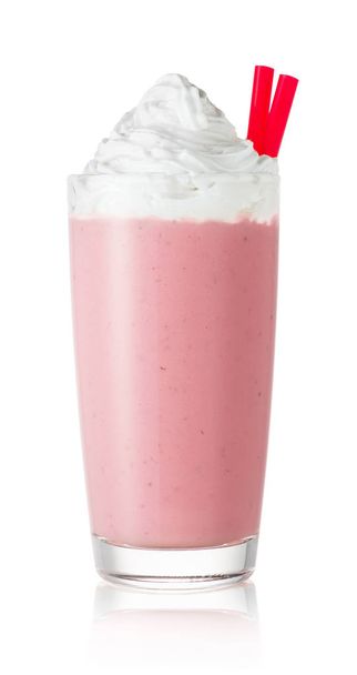strawberry milkshake in glass - Fotoğraf, Görsel