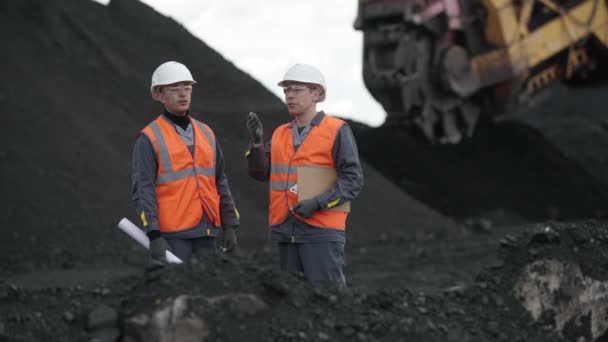 důlní pracovna na uhlí - Záběry, video