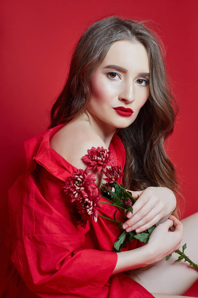 Fashion portrait of woman in red dress, beautiful makeup, curly  - Fotografie, Obrázek