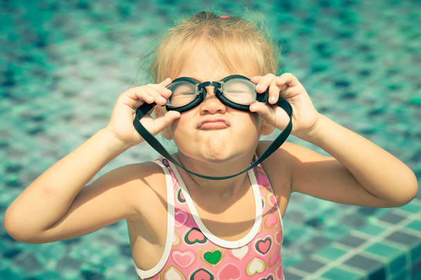 little girl in the swimming pool - Valokuva, kuva