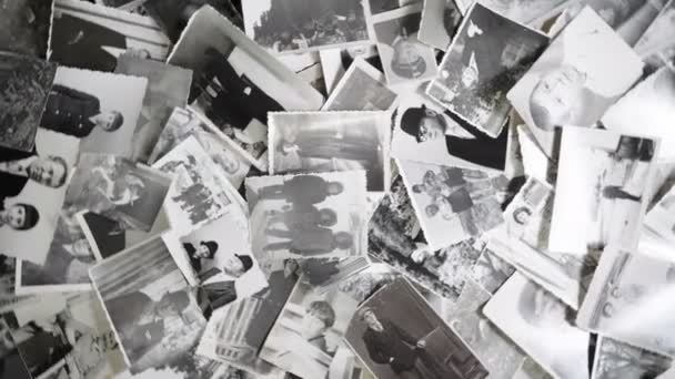 Retro arka planda vintage dönen fotoğraflar - Video, Çekim