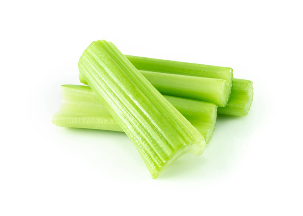 Νωπά λαχανικά σέλινο απομονωμένα σε λευκό φόντο, τροφή για την υγεία - Φωτογραφία, εικόνα