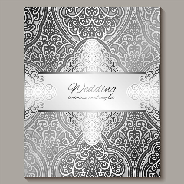 Tarjeta de invitación de boda con follaje rico en plata brillante oriental y barroco. Fondo islámico intrincado adornado para su diseño. Islam, árabe, indio, Dubai
. - Vector, imagen
