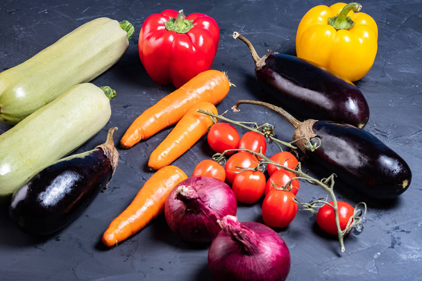 uno stile di vita sano è il layout delle verdure, melanzane, p
 - Foto, immagini