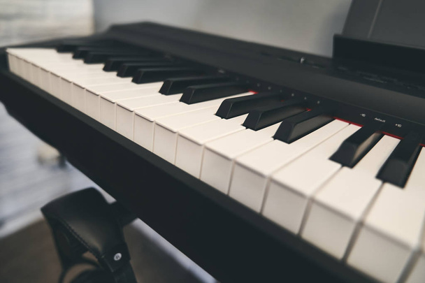 Piano keyboard close up - Foto, imagen