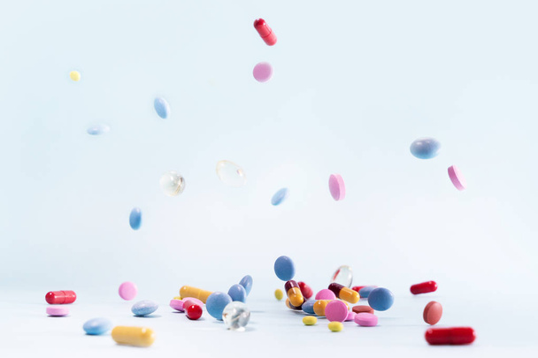 Pile of pills - Фото, зображення