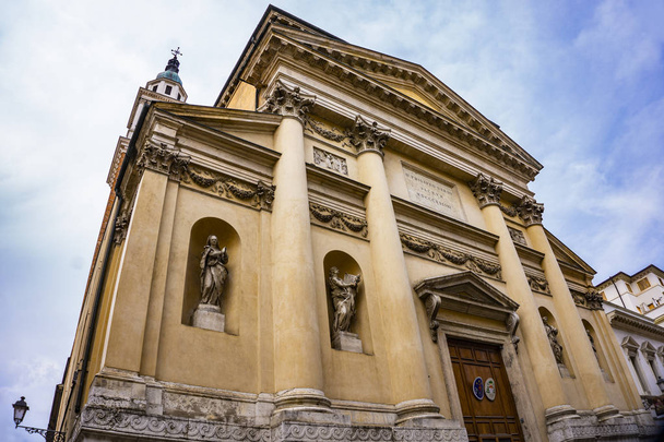 Blick auf die Kirche San Filippo Neri in Vicenza, Italien - Foto, Bild