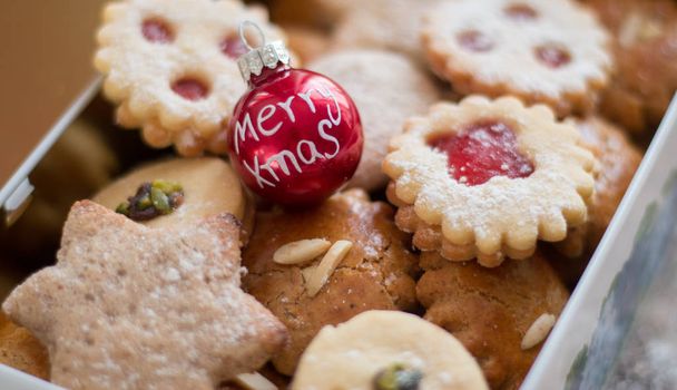 Σπιτικά Χριστουγεννιάτικα μπισκότα: νόστιμα μπισκότα και Χριστούγεννα baub - Φωτογραφία, εικόνα