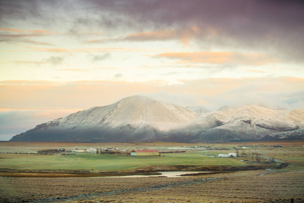  Zijaanzicht route 1, of ringweg (Hringvegur), IJsland - Foto, afbeelding