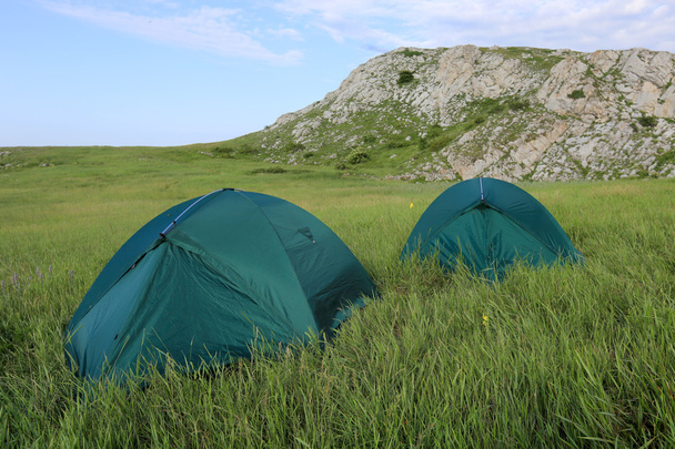 tendas de turistas em montanhas
 - Foto, Imagem