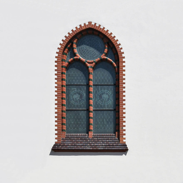 古代の建物の窓。オールド・ヴロツワフ,2019. - 写真・画像