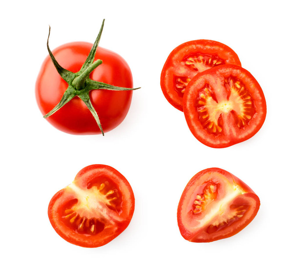 Kırmızı domates seti, yarım ve beyaz parçalar. Üst görünümü. - Fotoğraf, Görsel