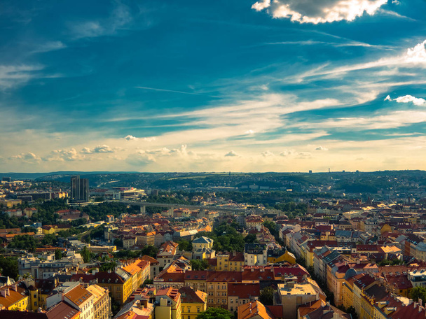 Widok z lotu ptaka na Pragę - Zdjęcie, obraz