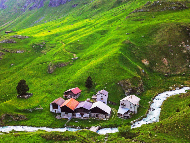 vista panoramica di belle montagne alpi in Svizzera
 - Foto, immagini