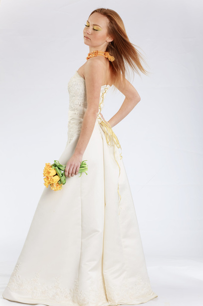 Noiva usando vestido de noiva
 - Foto, Imagem